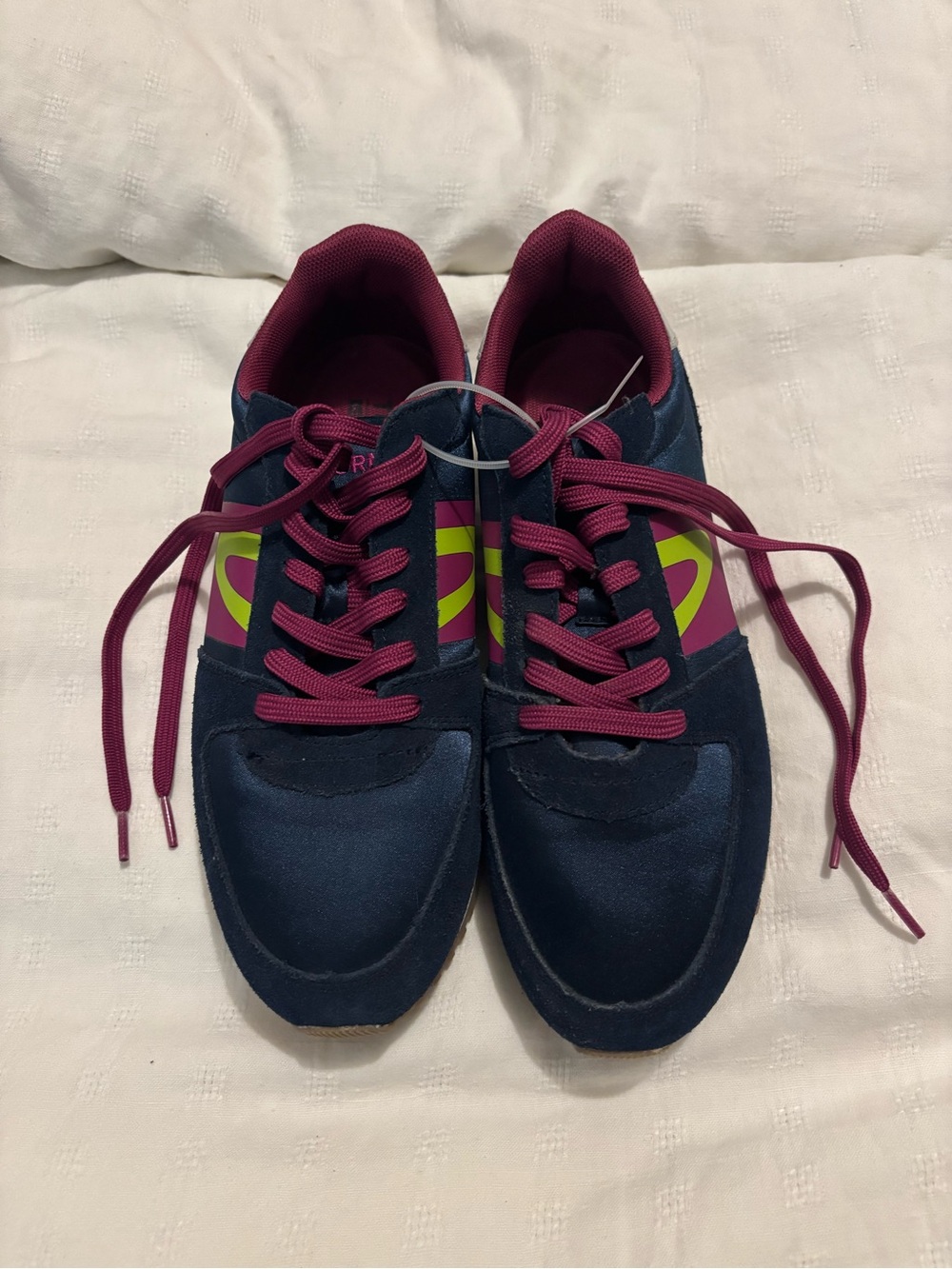 Tretorn Navy and Berry Low-Top Sneakers